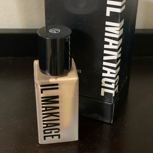 Il Makiage Flawless Base foundation